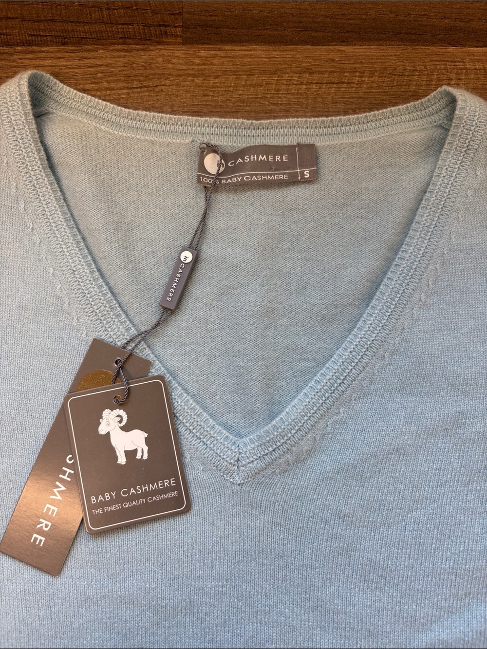 NWT In Cashmere Sweater - Picture 3 of 6